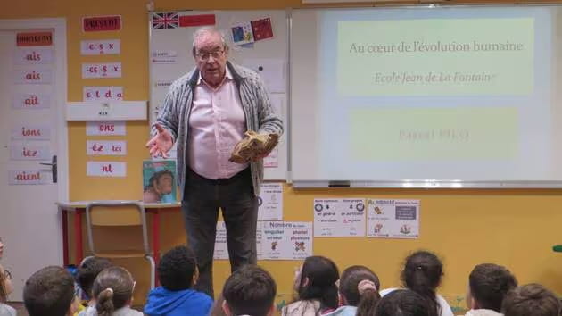 You are currently viewing «L’évolution n’existe pas sans diversité»: Le paléoanthropologue Pascal Picq à la rencontre d’élèves à La Gacilly